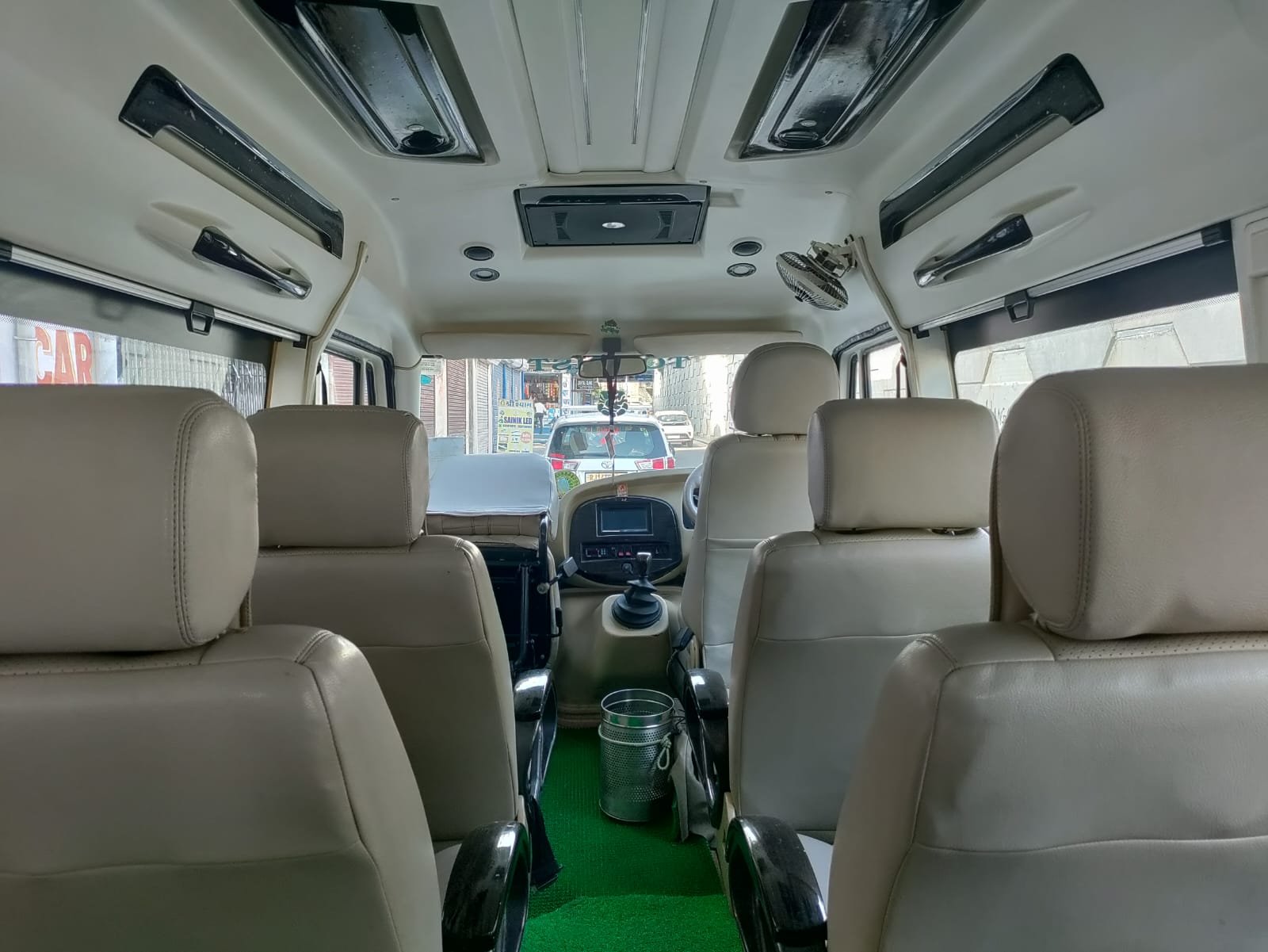 Hire 12 Seater Tempo Traveller in Jaipur