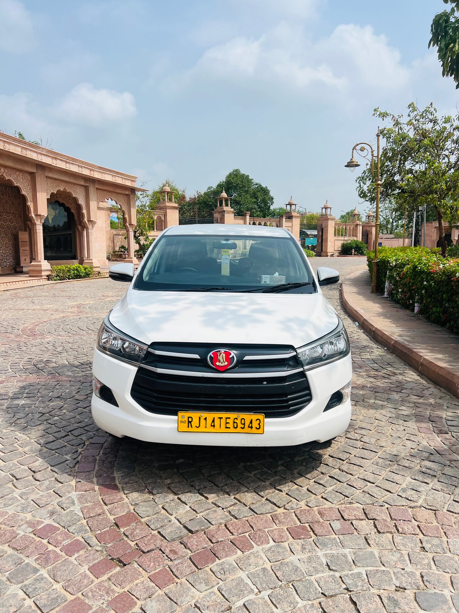 Hire Toyota Innova Crysta in Jaipur