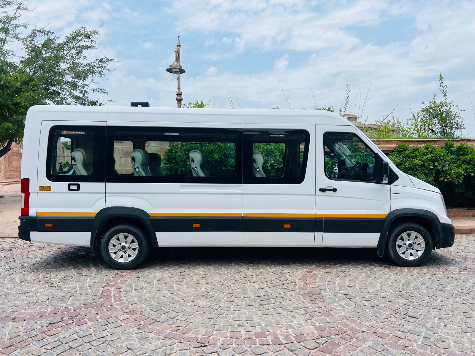 Urbania (Luxury Van)