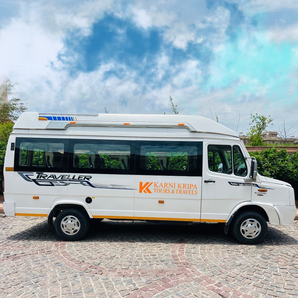 9 Seater Tempo Traveller Hire in Jaipur