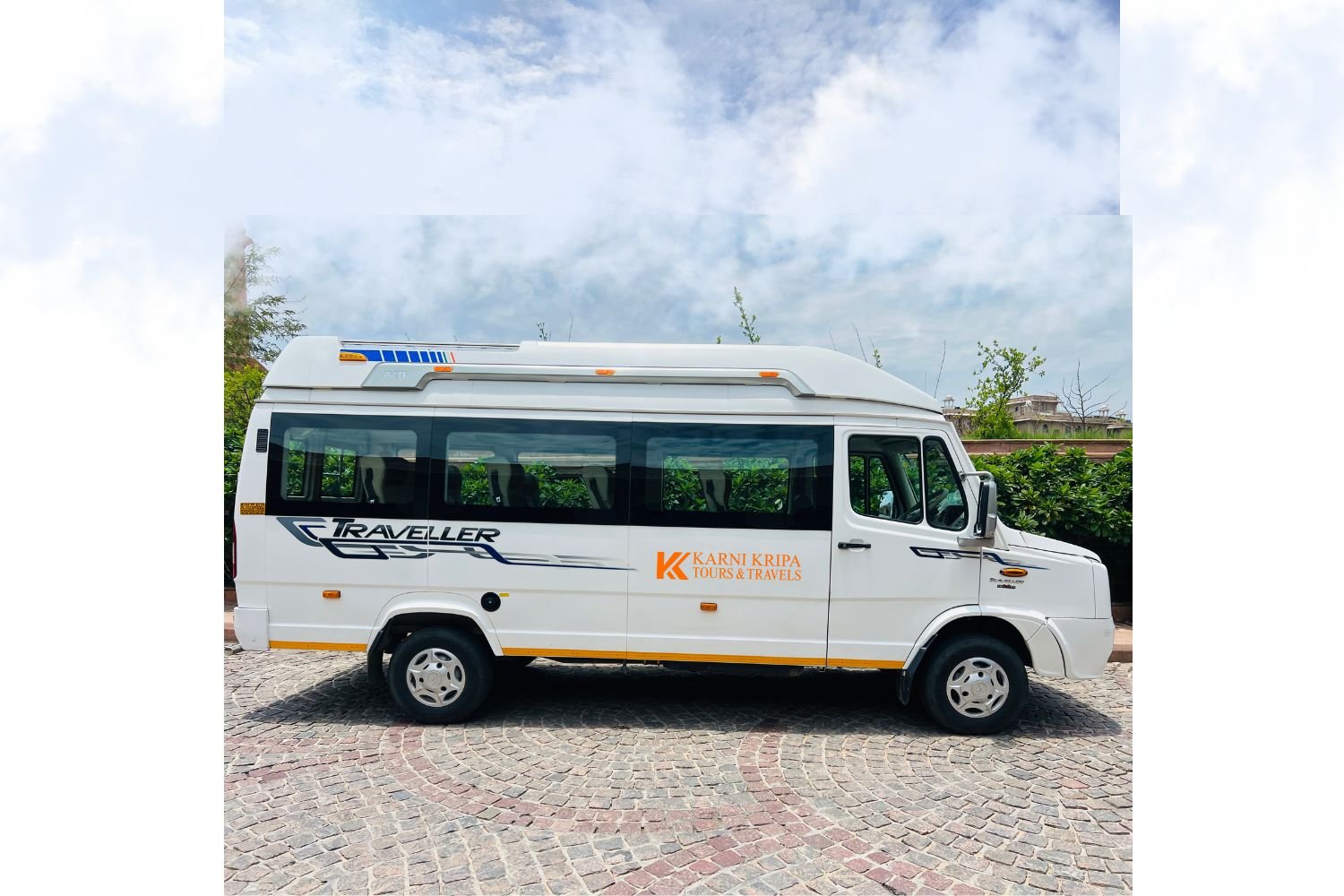 Hire 12 Seater Tempo Traveller in Jaipur